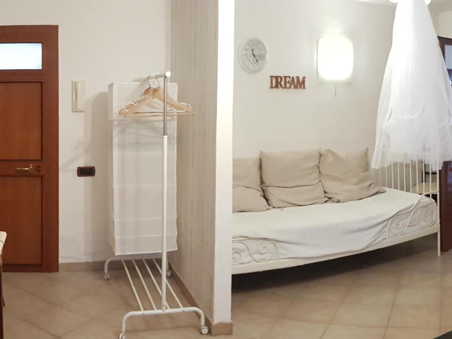 Tabor 1 Garden & Parking Daire Napoli Oda fotoğraf